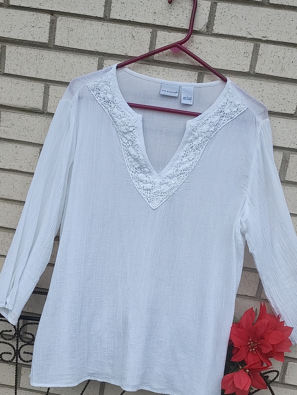 White Cotton V-Neck Lace Trim Women's Top - Picture 2 of 8